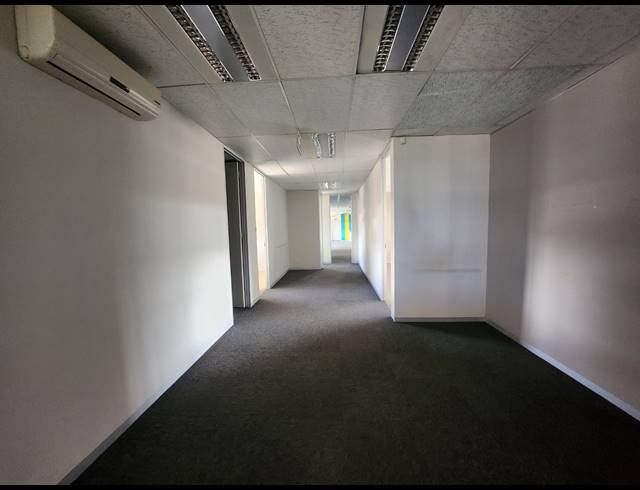 319.90M² OFFICE TO LET IN RANDJESPARK